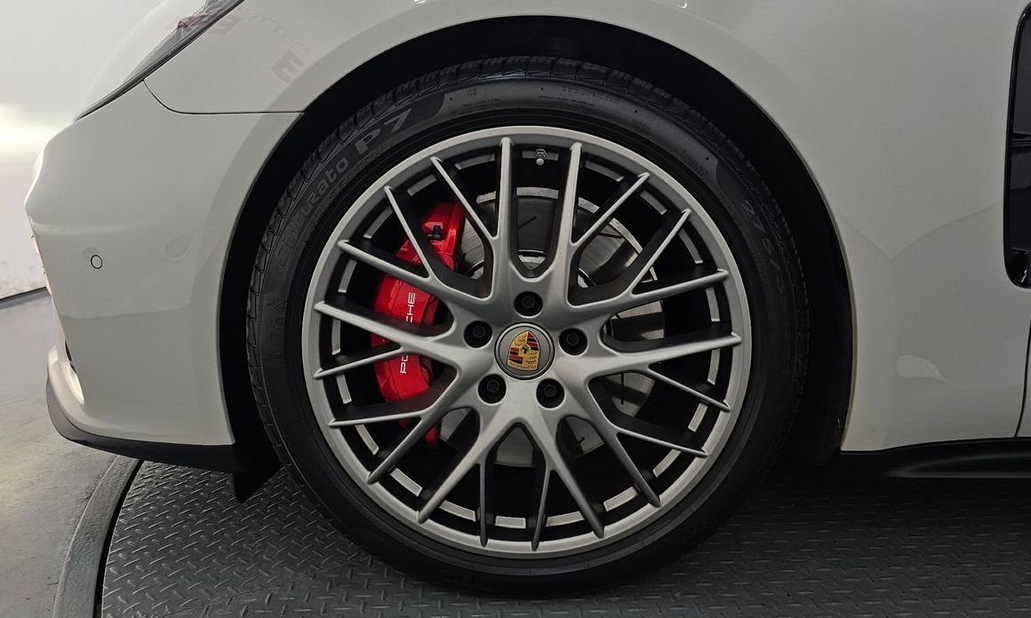 Porsche Panamera 2023