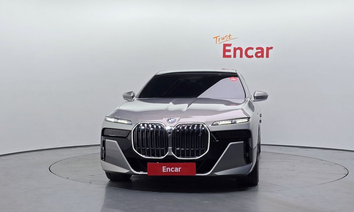 BMW i7 2023