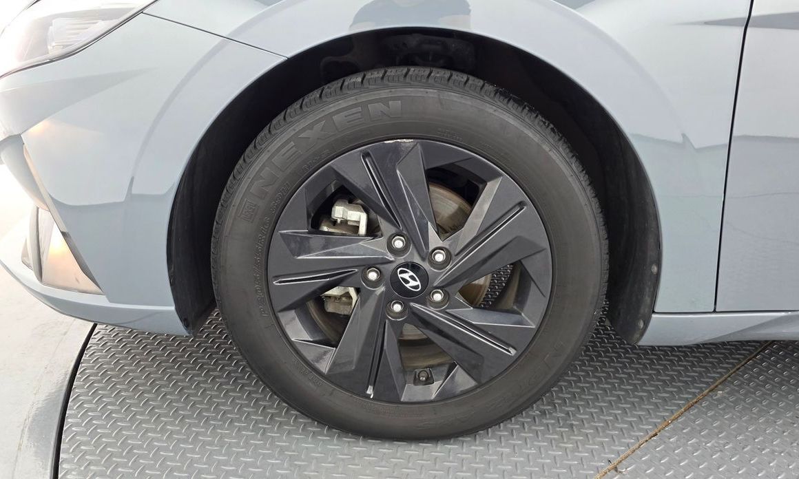 Hyundai AVANTE 2021