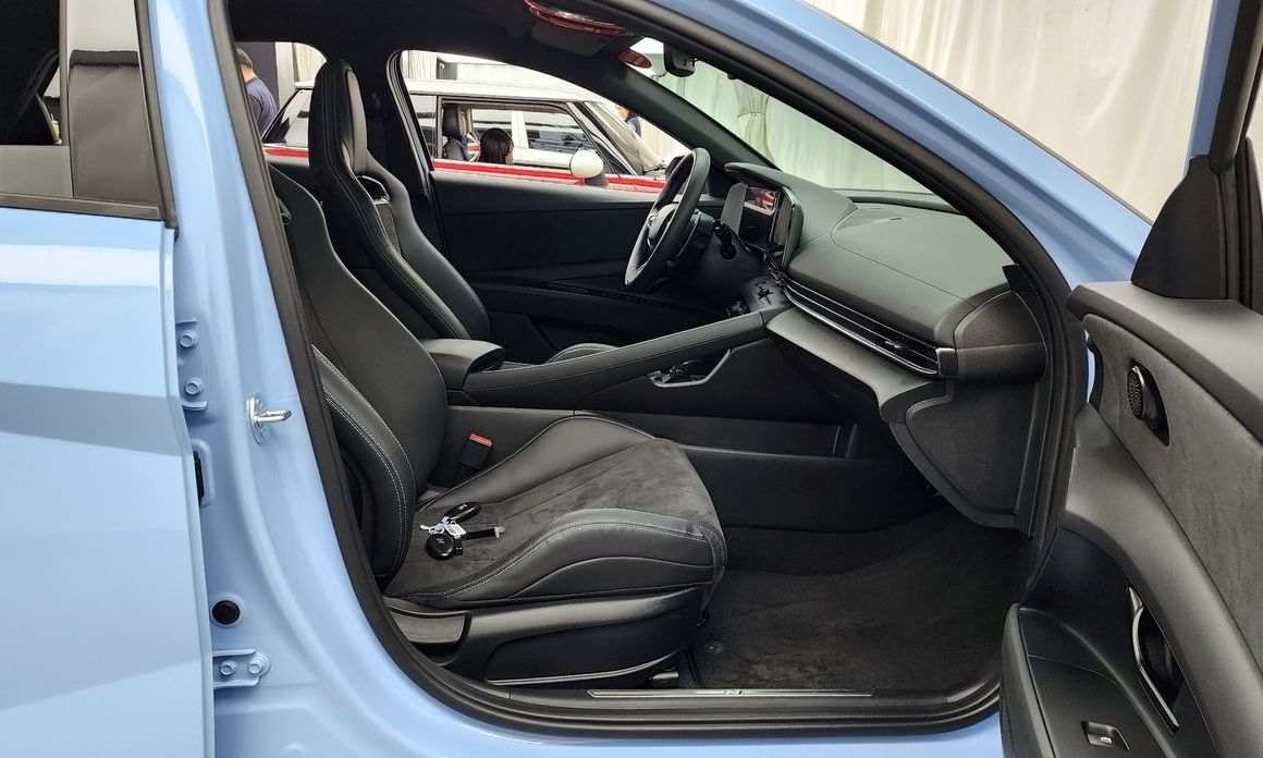 Hyundai AVANTE 2025