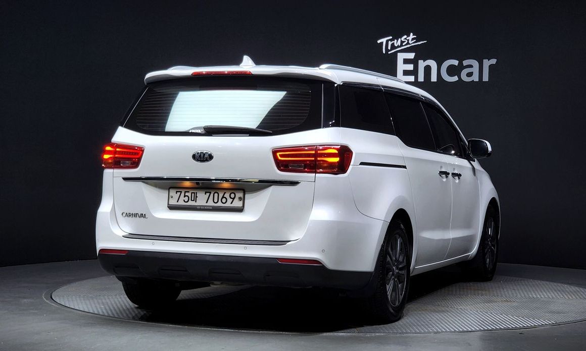 Kia Canival 2019