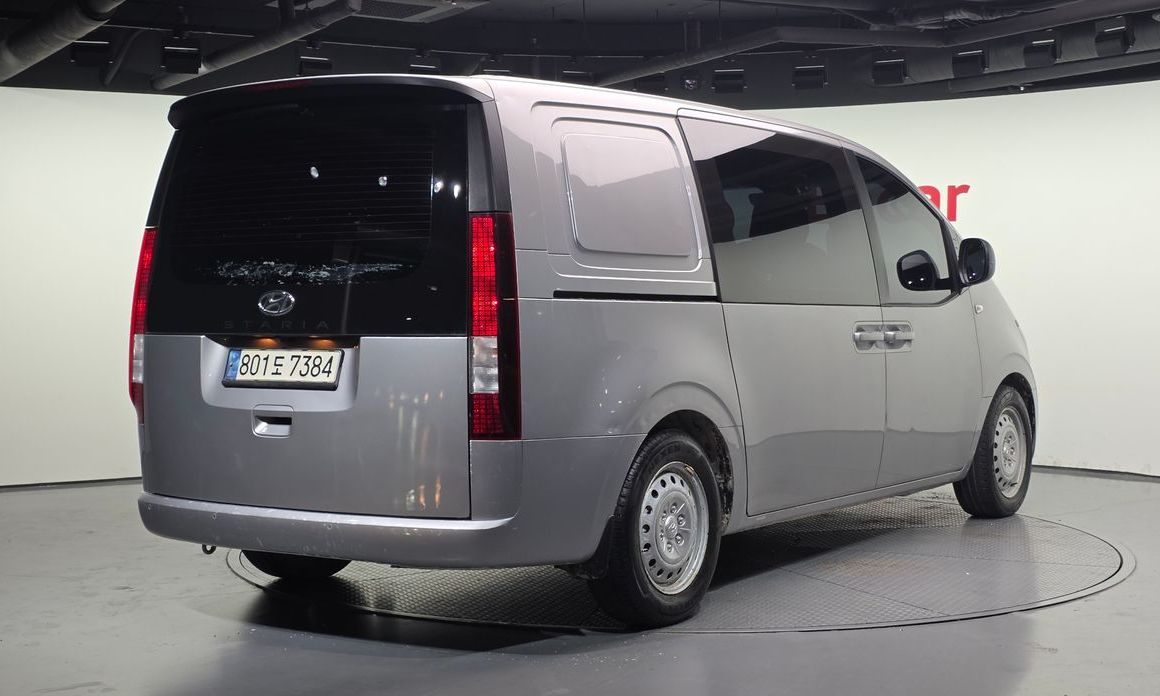 Hyundai Staria 2022