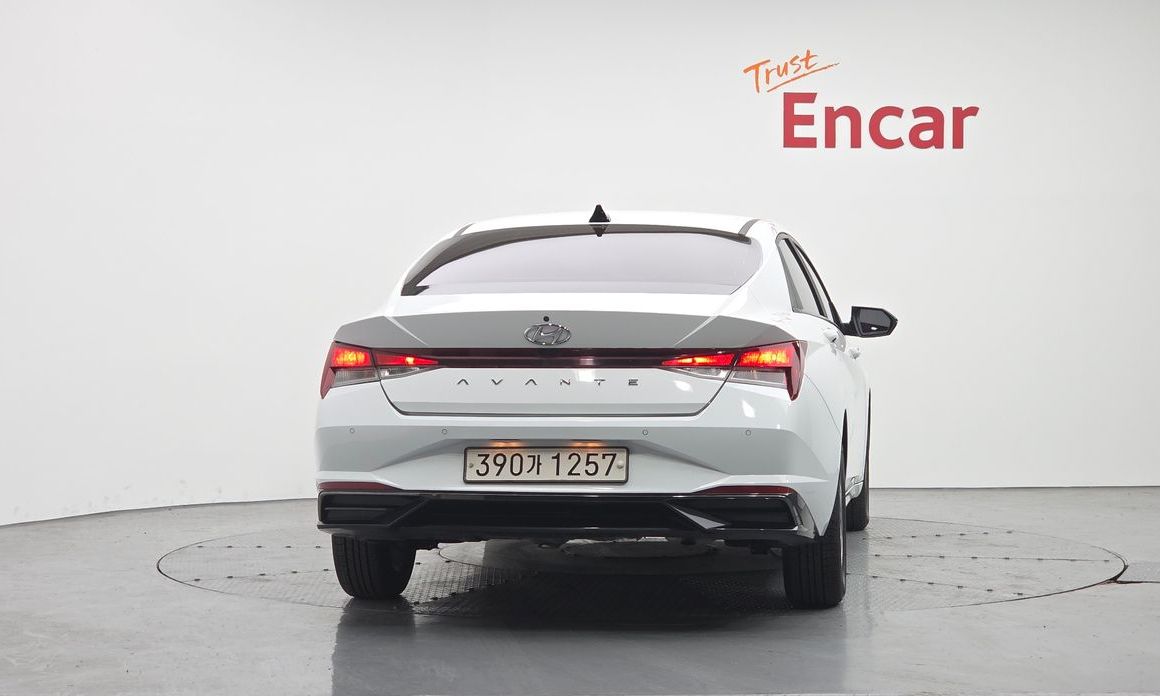 Hyundai AVANTE 2021