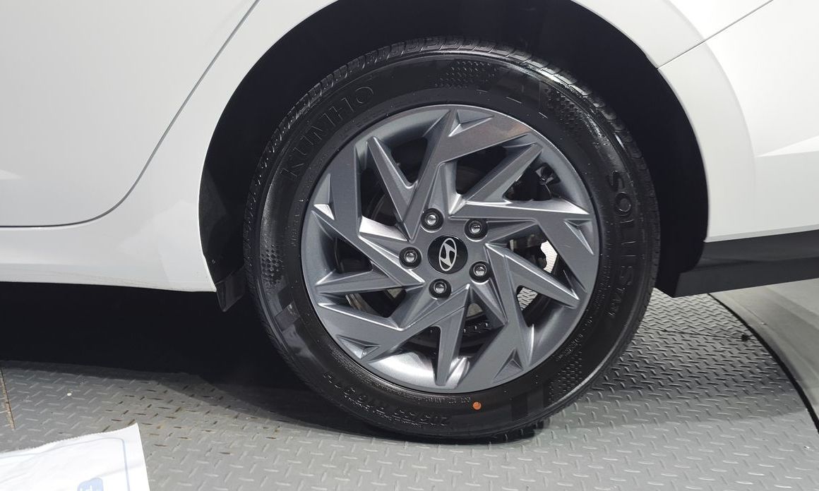 Hyundai AVANTE 2025