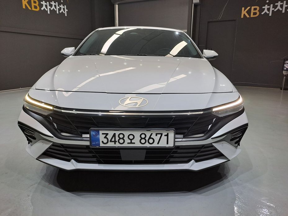 Hyundai AVANTE 2024