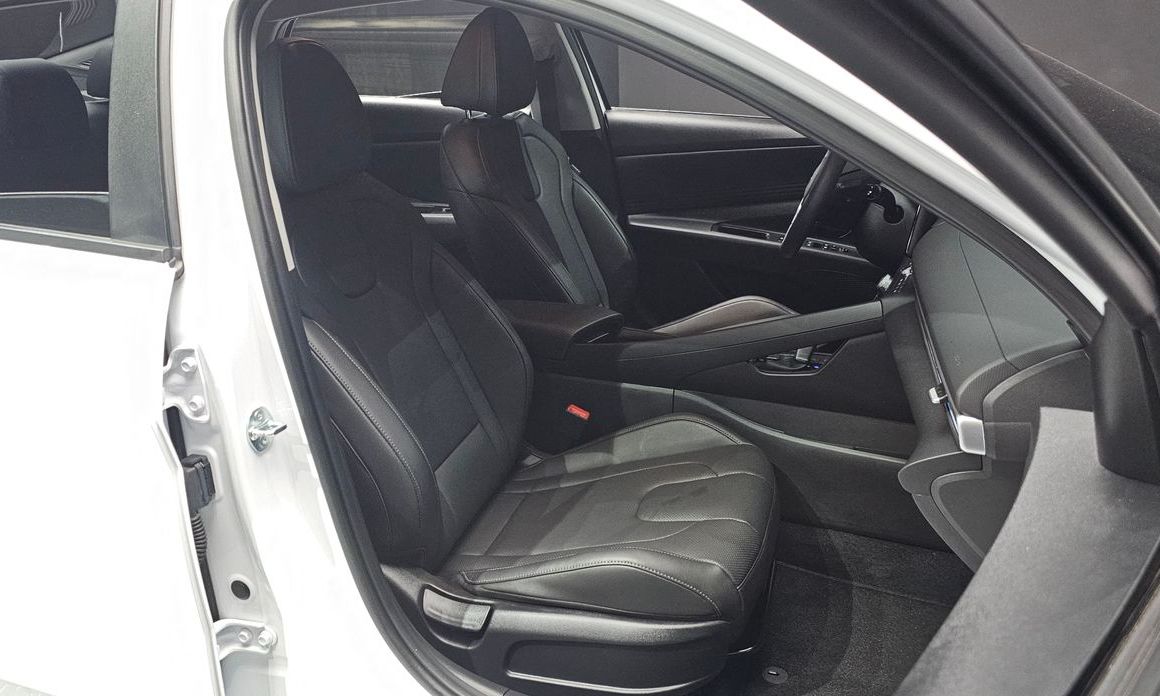 Hyundai AVANTE 2025