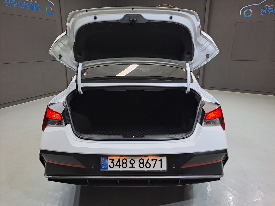 Hyundai AVANTE 2024