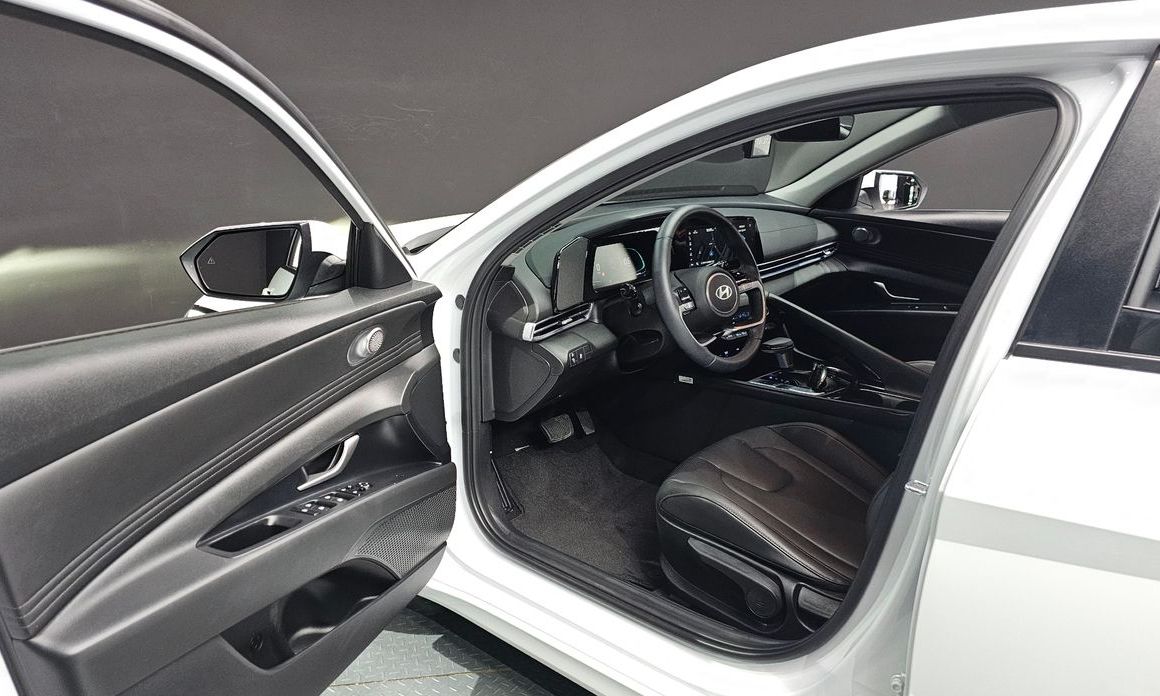 Hyundai AVANTE 2025