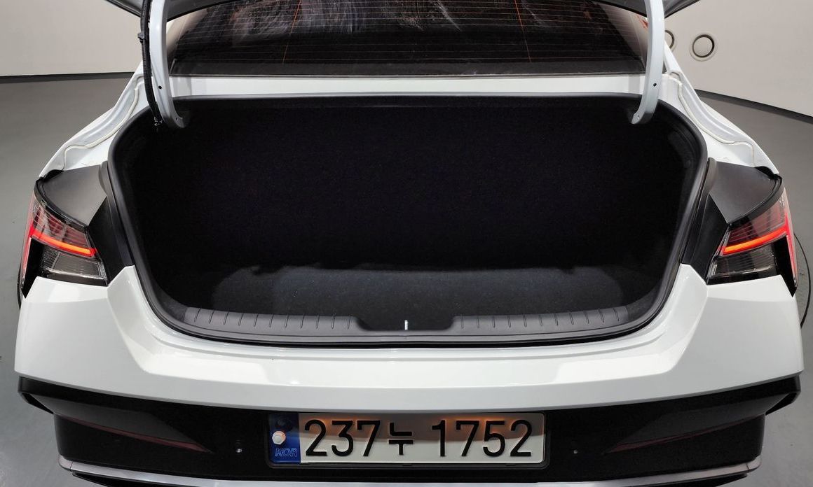 Hyundai AVANTE 2024