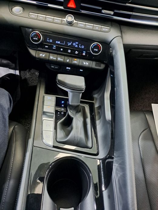 Hyundai AVANTE 2024