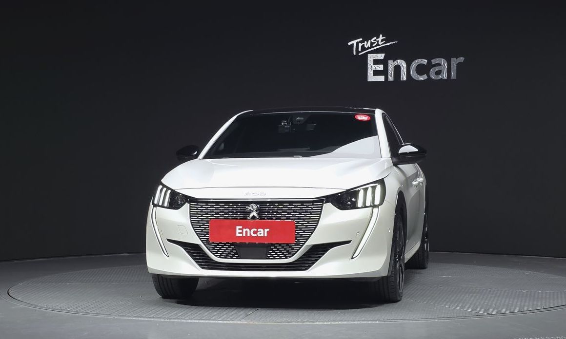 Peugeot 208 2021