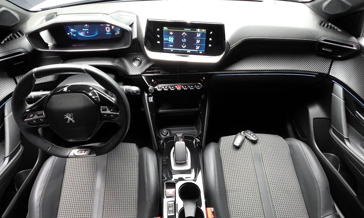 Peugeot 208 2021