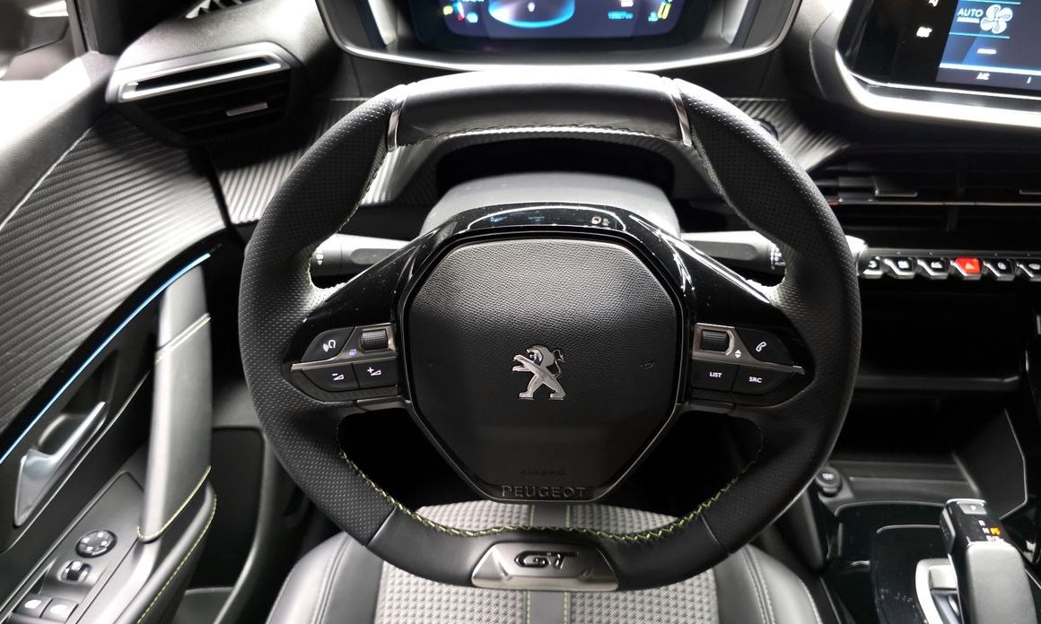 Peugeot 208 2021