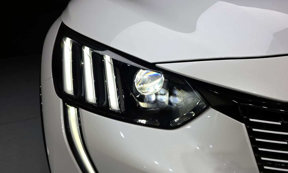 Peugeot 208 2021