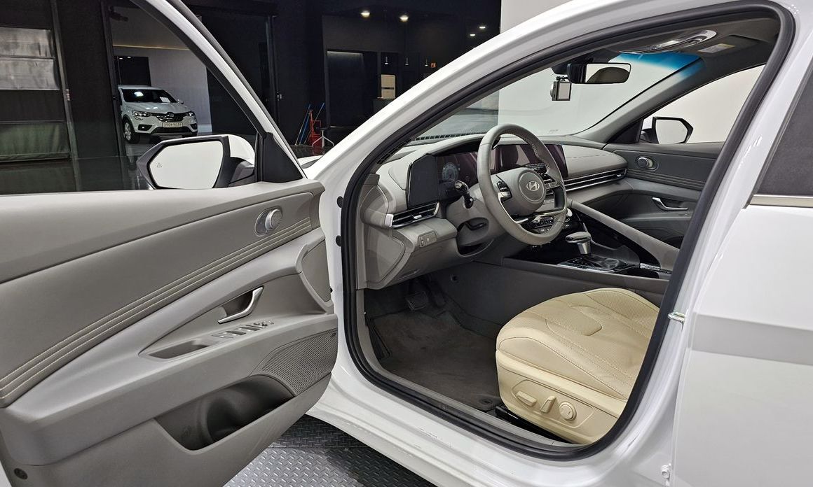 Hyundai AVANTE 2025