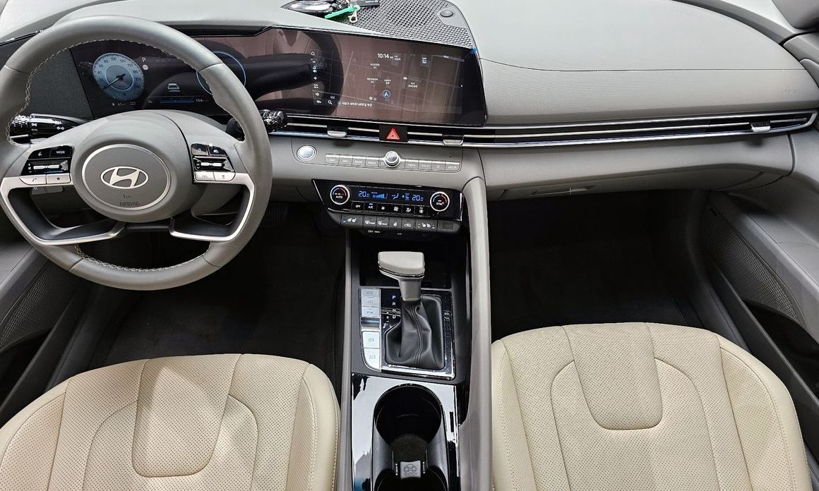 Hyundai AVANTE 2025