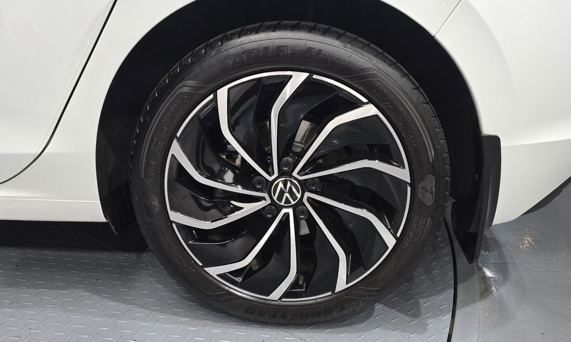 Volkswagen Golf 2024