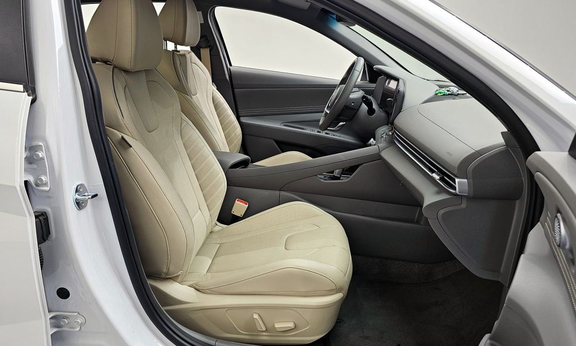 Hyundai AVANTE 2025