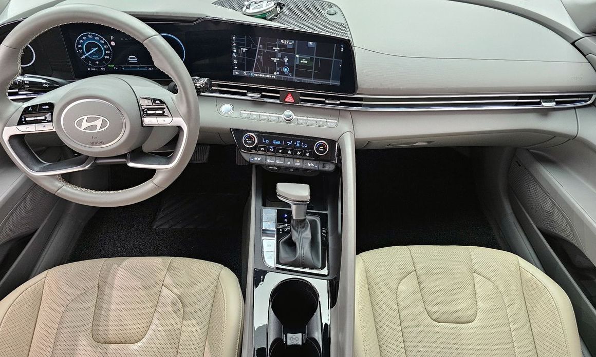 Hyundai AVANTE 2024