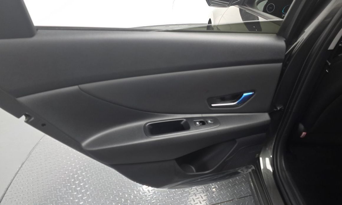 Hyundai AVANTE 2024