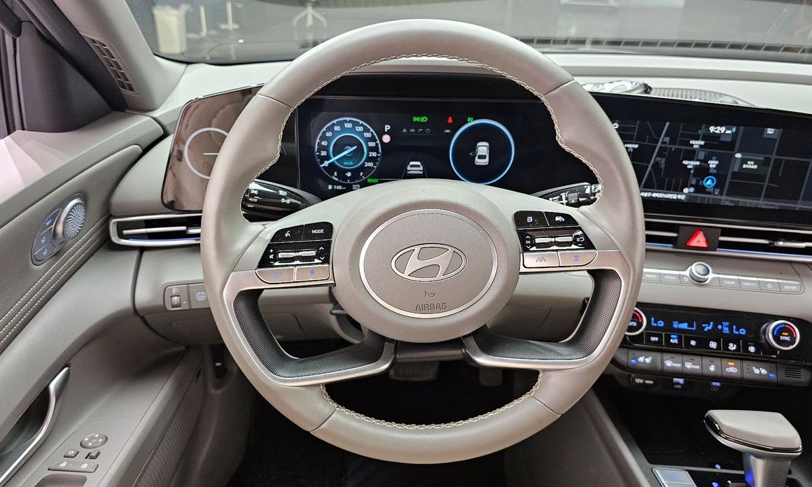 Hyundai AVANTE 2024