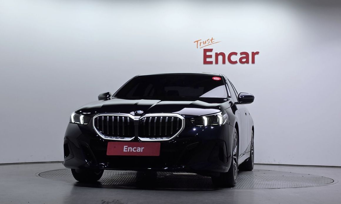 BMW 5-Series 2025