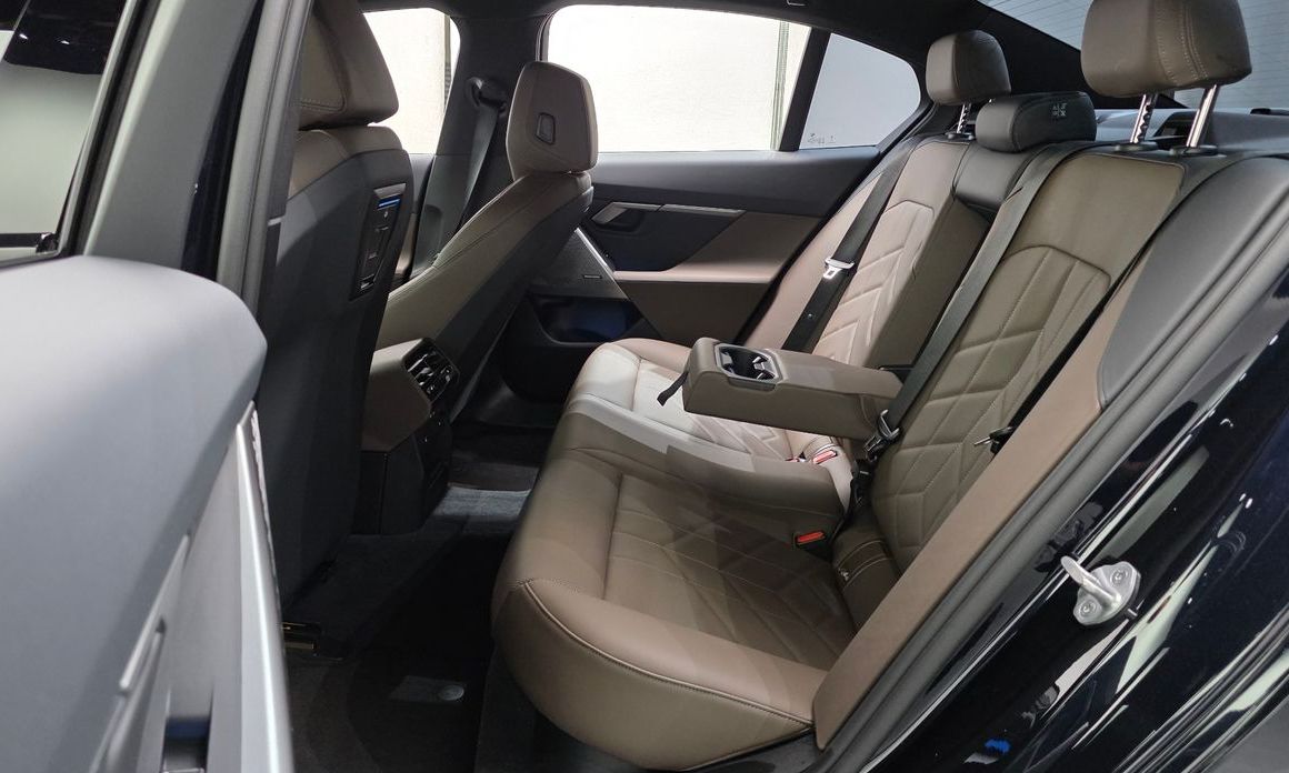 BMW 5-Series 2025
