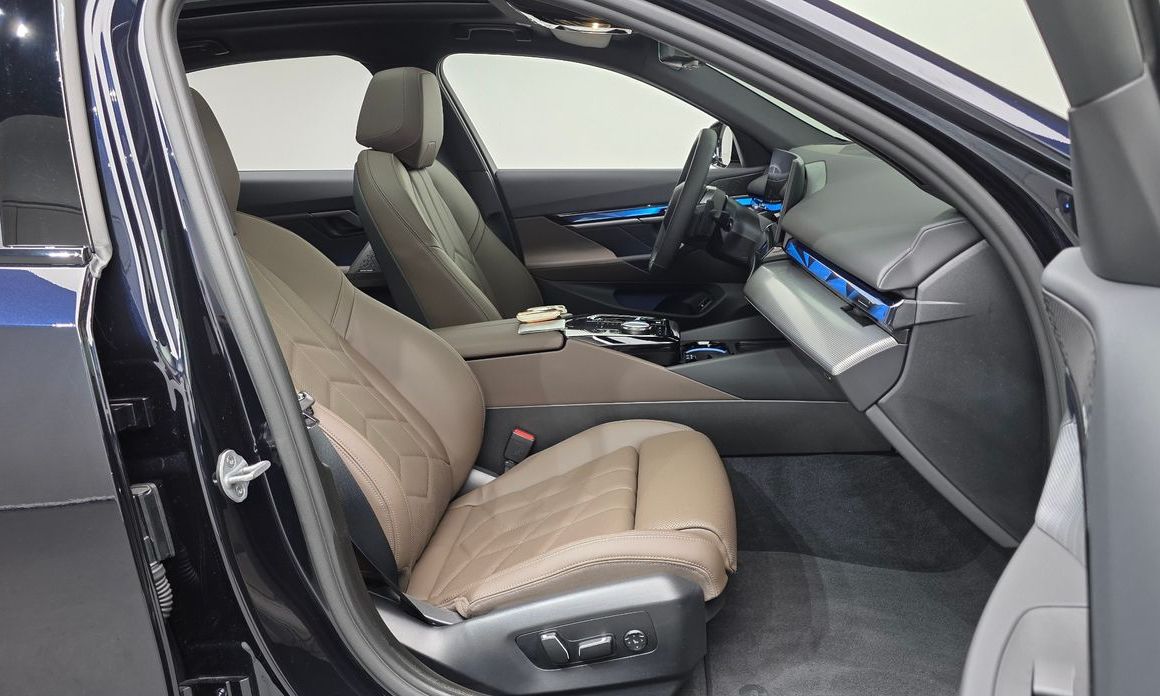 BMW 5-Series 2025