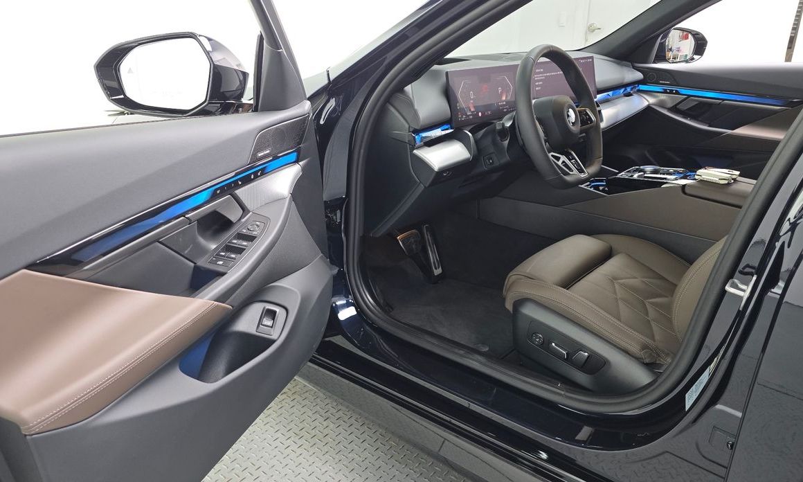 BMW 5-Series 2025