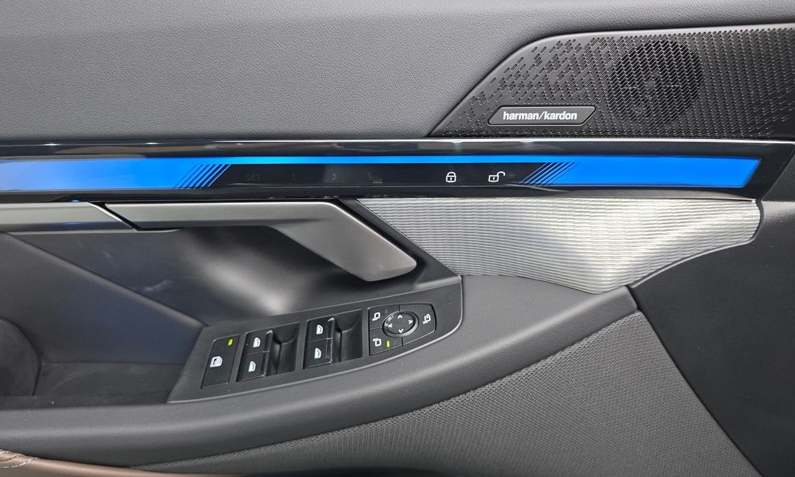 BMW 5-Series 2025
