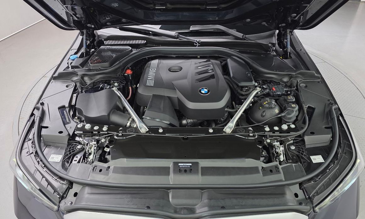 BMW 5-Series 2025
