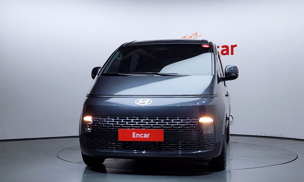 Hyundai Staria 2025