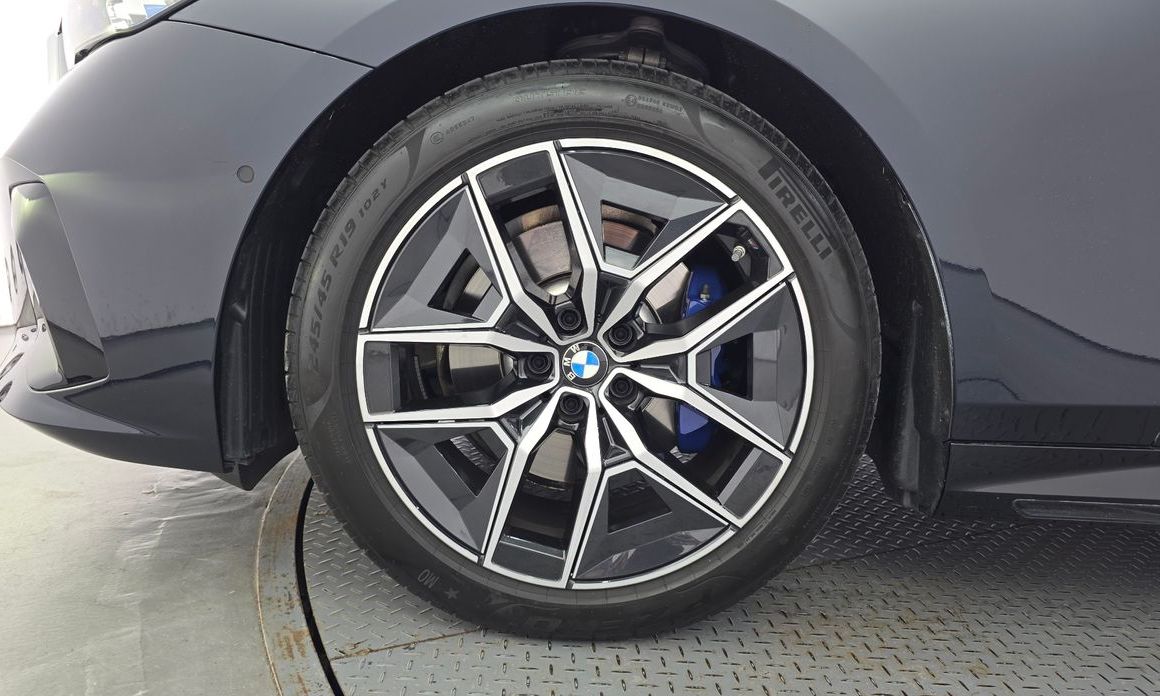 BMW 5-Series 2025