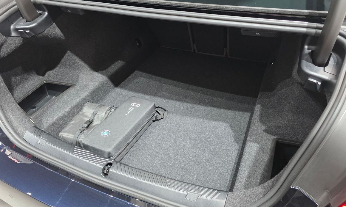 BMW 5-Series 2025