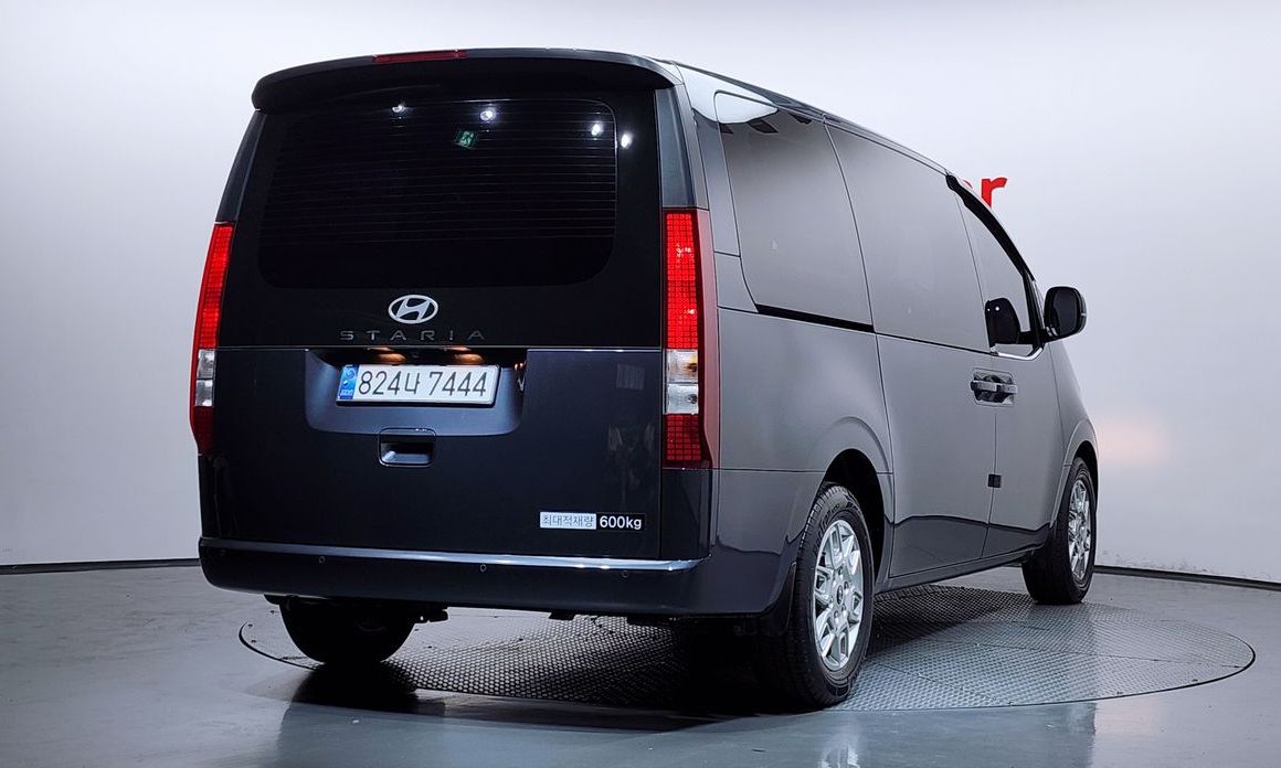 Hyundai Staria 2025