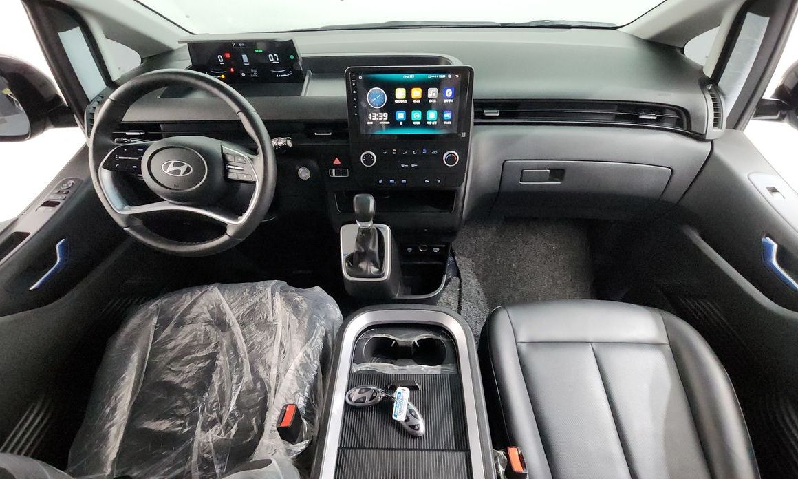 Hyundai Staria 2025
