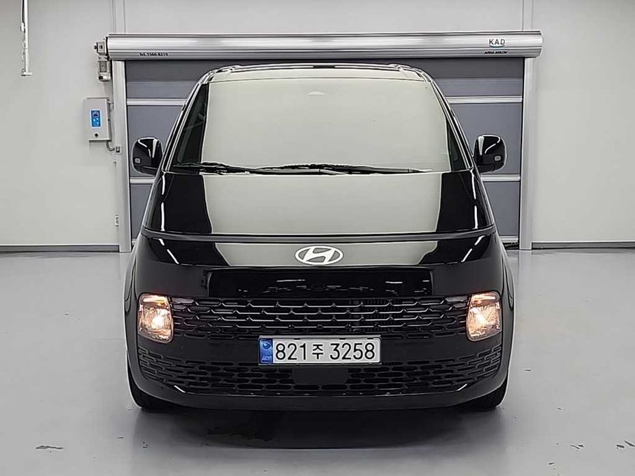 Hyundai Staria 2025