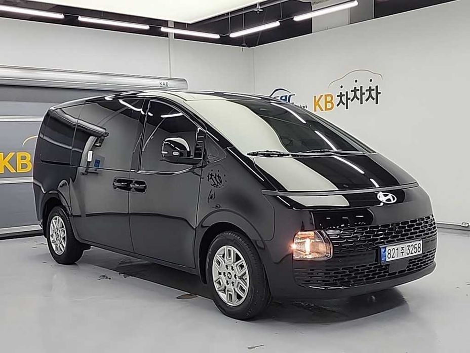 Hyundai Staria 2025