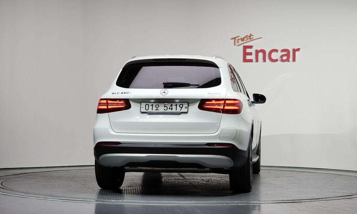 Mercedes-Benz GLC-Class 2019