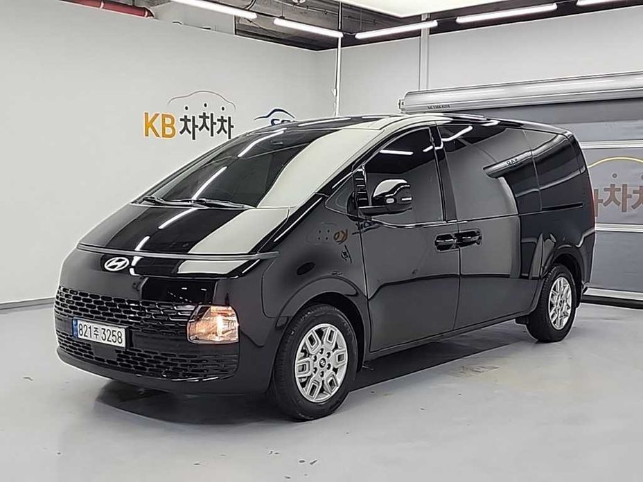 Hyundai Staria 2025