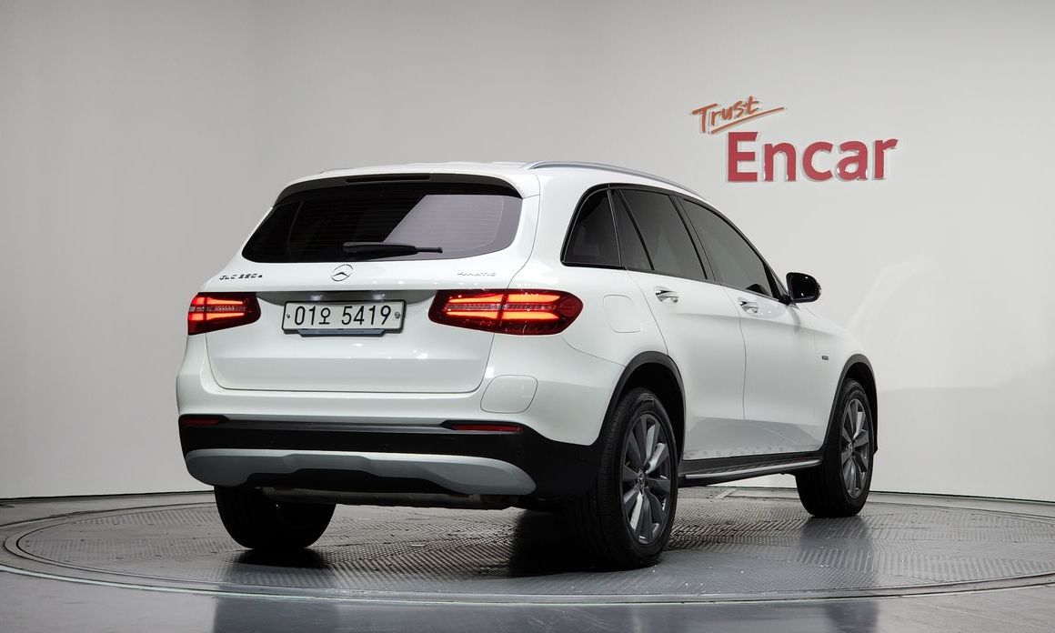 Mercedes-Benz GLC-Class 2019