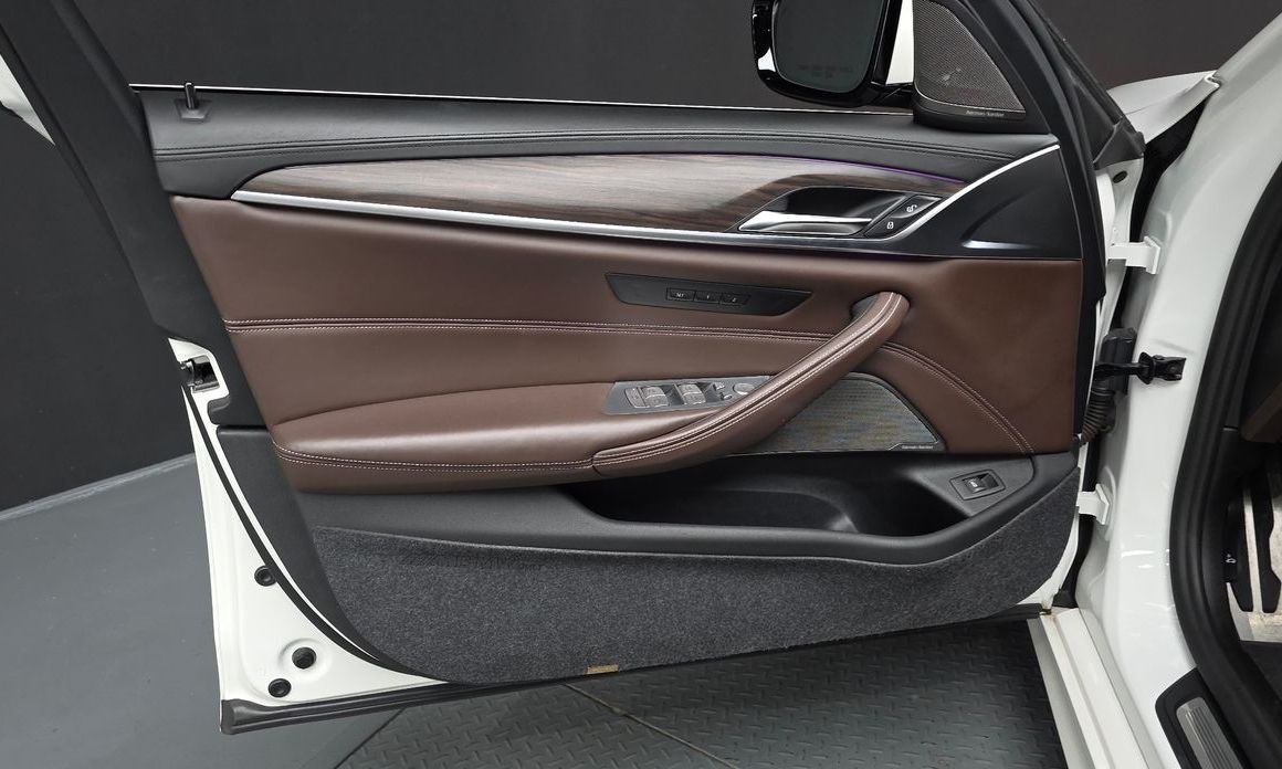 BMW 5-Series 2020