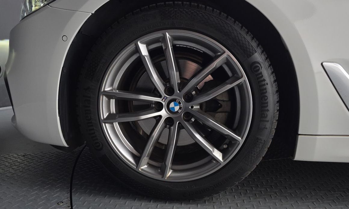 BMW 5-Series 2020