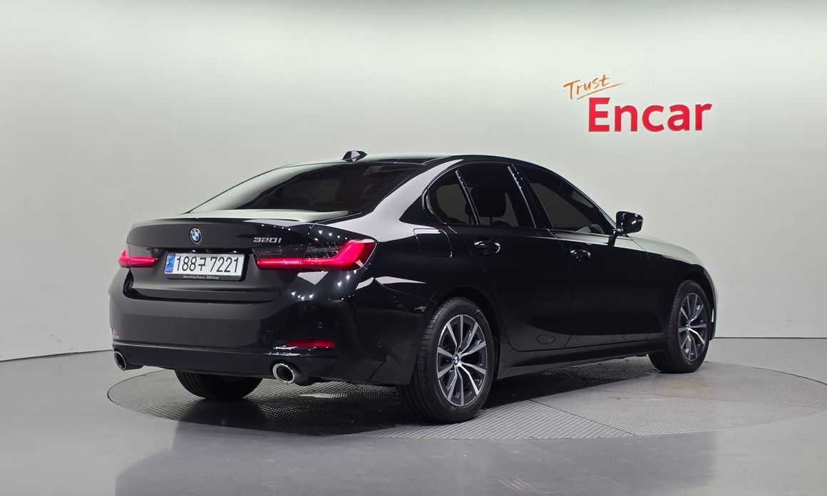 BMW 3-Series 2023