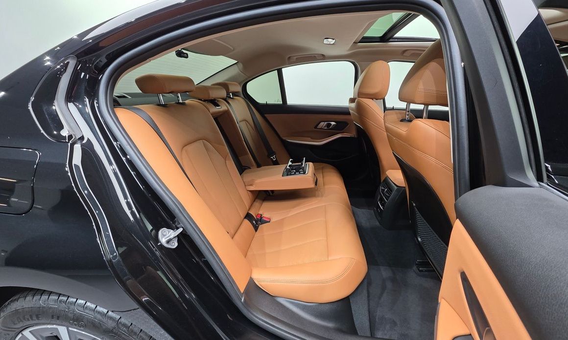 BMW 3-Series 2023