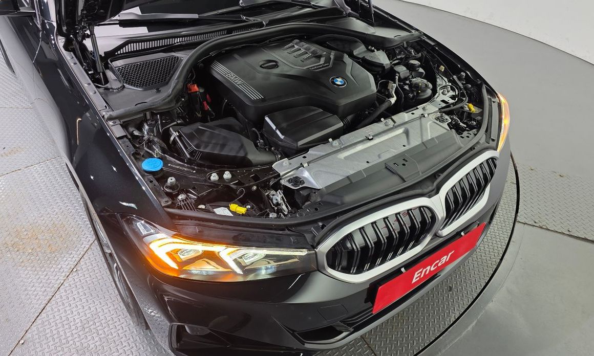 BMW 3-Series 2023