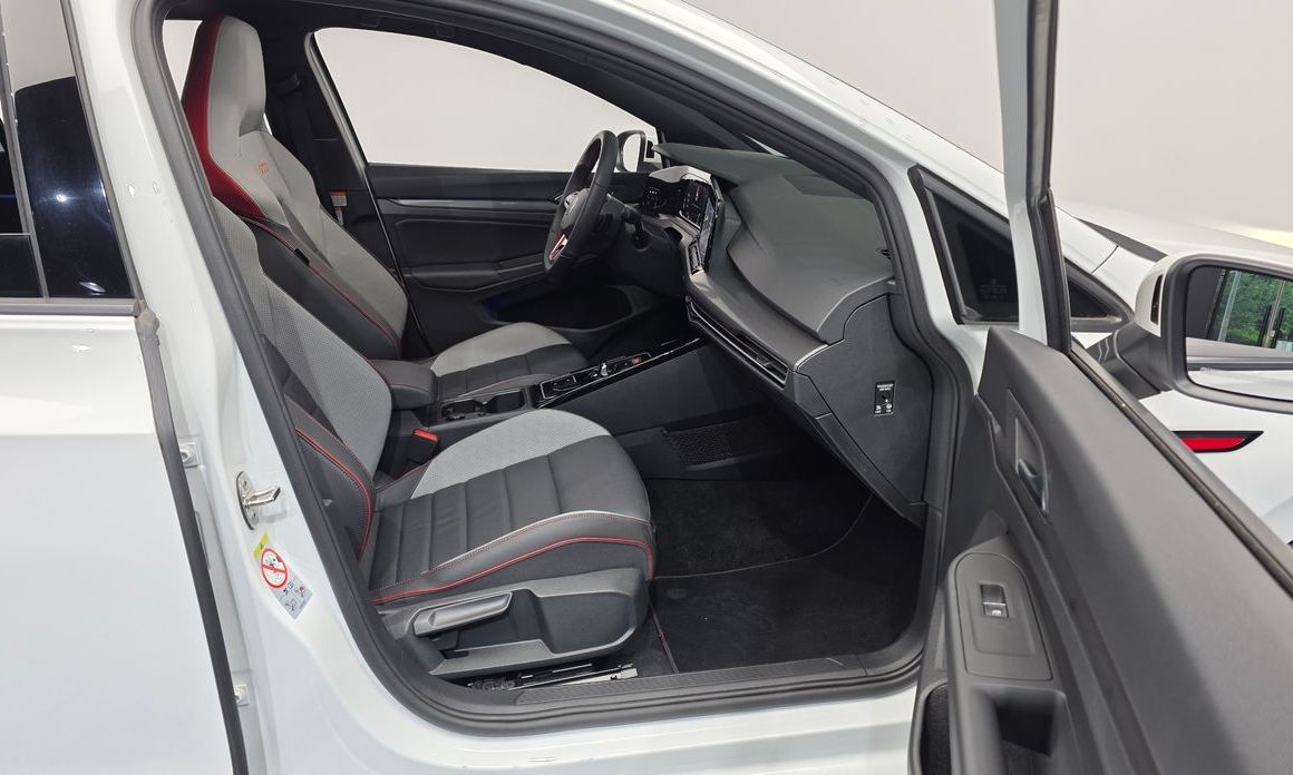 Volkswagen Golf 2024