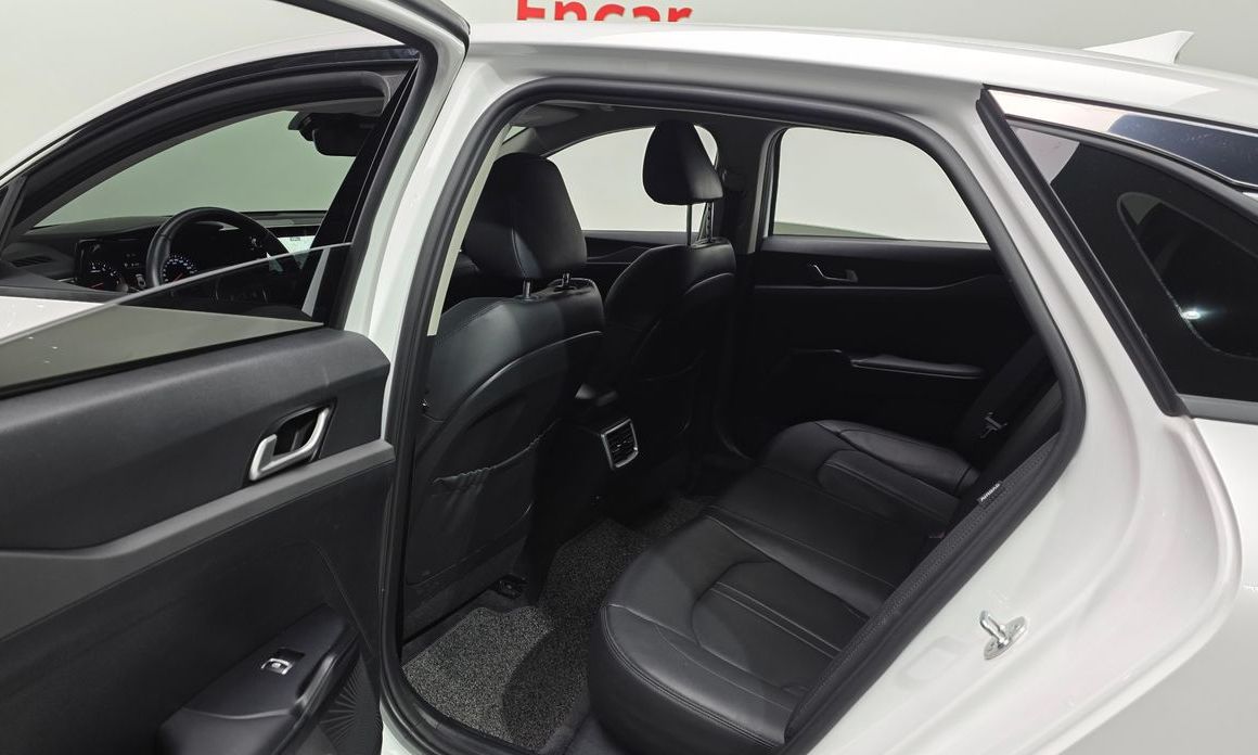 Kia K5 2023