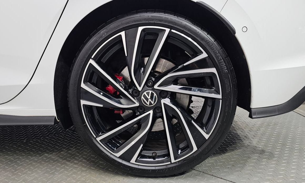 Volkswagen Golf 2024