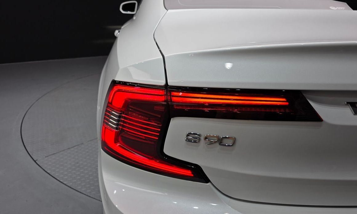 Volvo S90 2023